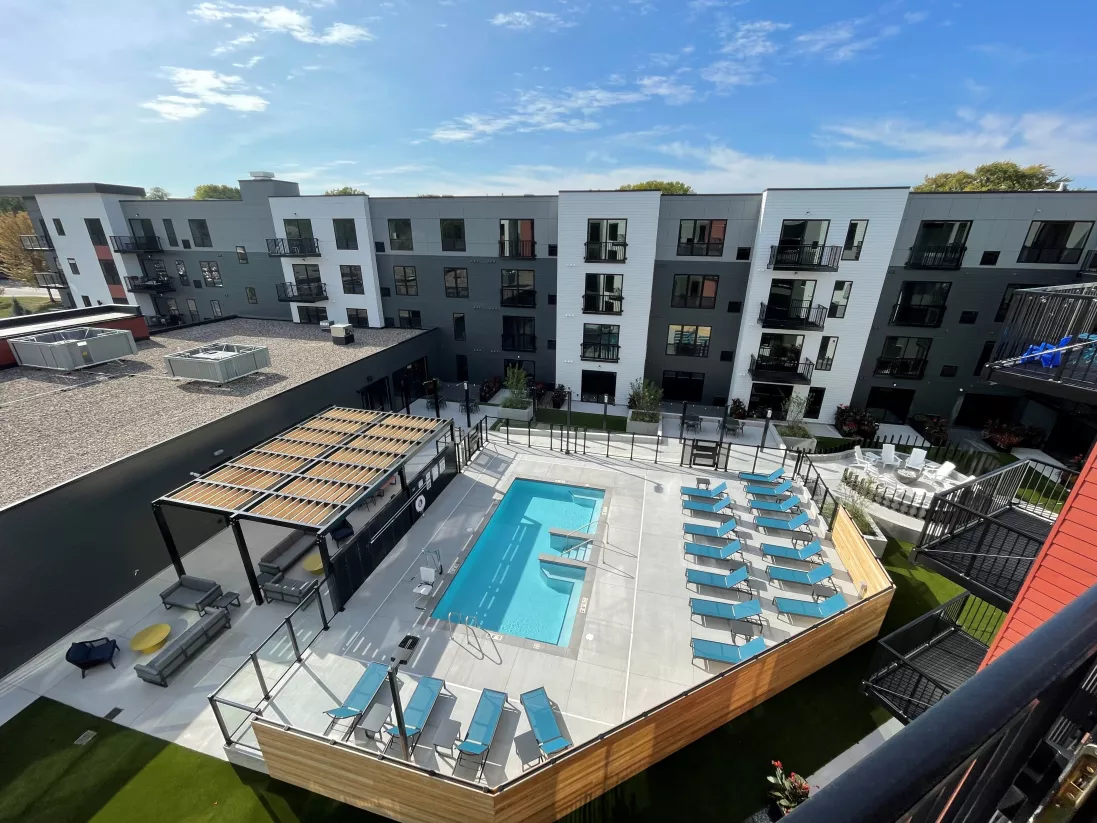 Pool terrace bird's eye view